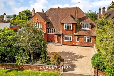 /international/gb/loughton-england-310120547187/