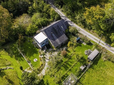 /international/gb/tregaron-wales-310120543481/