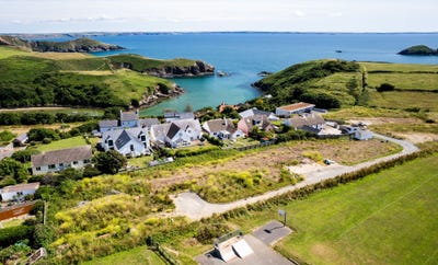 /international/gb/solva-wales-310106413683/