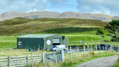/international/gb/igneous-gin-ardnamurchan-scotland-310105810342/