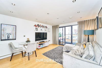 /international/gb/loughton-england-310120547010/