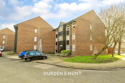 /international/gb/romford-england-310120595865/