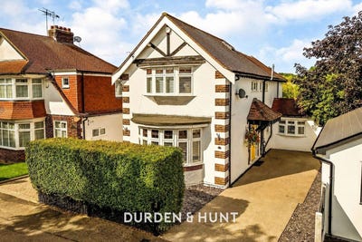 /international/gb/loughton-england-310120542661/