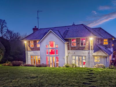 /international/gb/brassey-hill-oxted-england-310105788514/