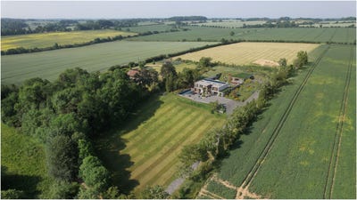 /international/gb/buntingford-england-310105989469/