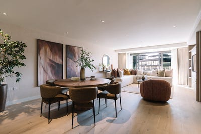 /international/gb/waterfront-drive-b6-1-london-england-310108243026/