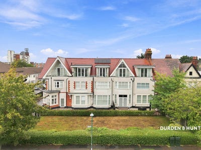/international/gb/westcliff-on-sea-england-310120431389/