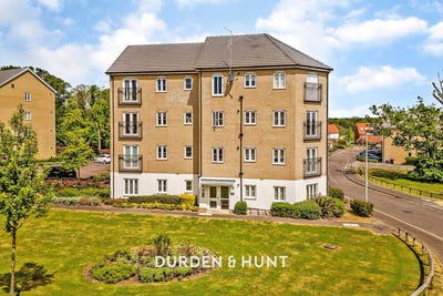 /international/gb/chigwell-england-310110425876/