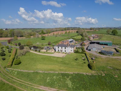 /international/gb/gloucester-england-310107670768/