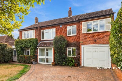 /international/gb/loughton-england-310120543065/