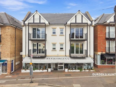 /international/gb/loughton-england-310120546560/