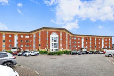 /international/gb/albatross-close-beckton-london-england-310108560689/