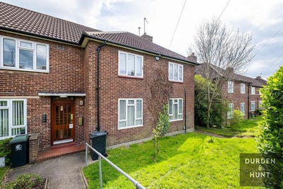 /international/gb/loughton-england-310120542769/