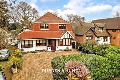 /international/gb/loughton-england-310120546948/