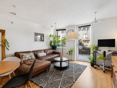 /international/gb/brentford-greater-london-310120479550/