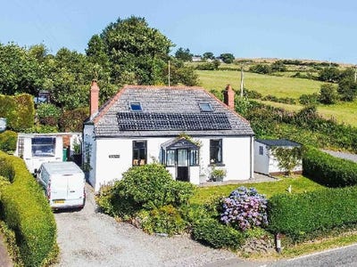 /international/gb/pentre-galar-wales-310120543179/