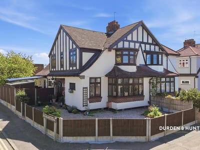 /international/gb/loughton-england-310120541436/