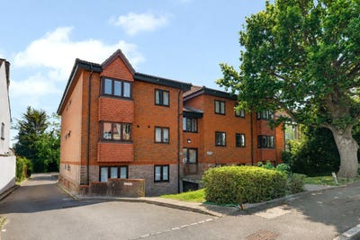 /international/gb/little-oaks-court-39-warminster-road-39-warminster-road-england-310108403276/