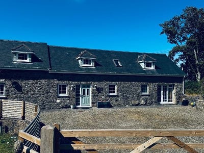 /international/gb/brynhoffnant-wales-310120543478/