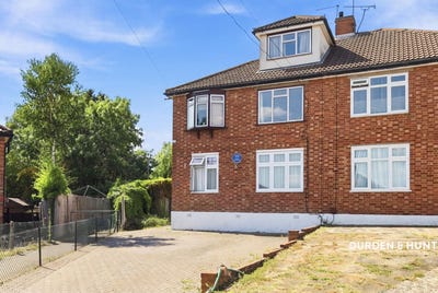 /international/gb/loughton-england-310120543609/