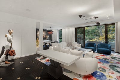 /international/gb/29-holland-park-villas-campden-hill-kensington-london-w8-7ad-london-england-310106460896/