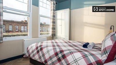 /international/gb/london-england-310095602380/