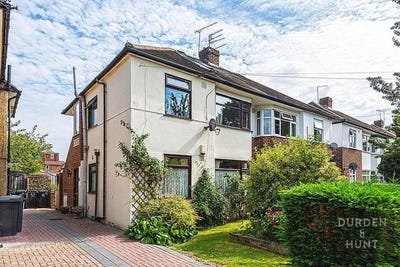 /international/gb/loughton-england-310120543154/