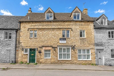 /international/gb/stroud-england-310110283589/