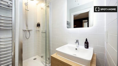 /international/gb/edinburgh-scotland-310095602927/