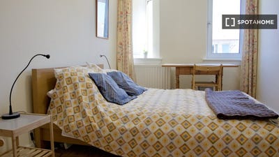 /international/gb/edinburgh-scotland-310109015090/