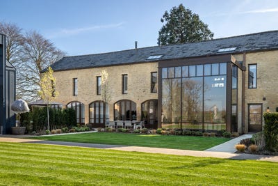 /international/gb/1-the-barns-kingham-chipping-norton-oxfordshire-ox7-6uq-oxfordshire-england-310106460052/