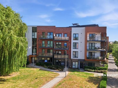 /international/gb/romford-england-310120432940/