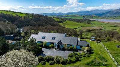 /international/gb/pipers-hill-glan-conwy-colwyn-bay-wales-310107618486/