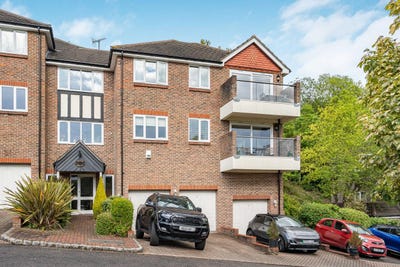 /international/gb/southview-road-warlingham-england-310108455363/