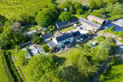 /international/gb/whitland-wales-310108421780/
