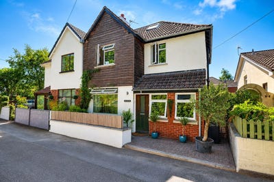 /international/gb/barnstaple-england-310120501945/