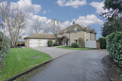 /international/gb/2-clifton-house-gardens-clifton-england-310107411820/
