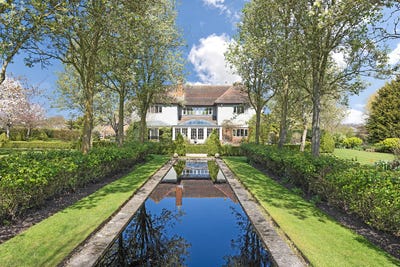 /international/gb/royston-england-310107235090/