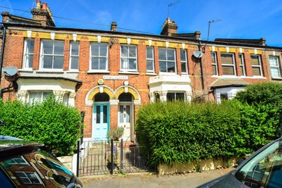 /international/gb/hambro-road-london-london-england-310108589166/