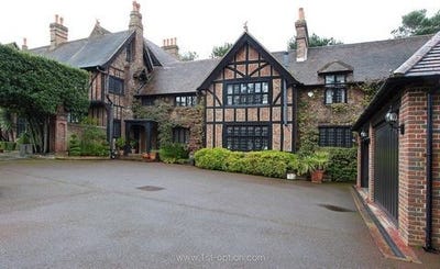 /international/gb/coombe-ridings-kingston-upon-thames-england-310103246107/