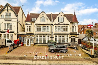 /international/gb/westcliff-on-sea-england-310120501719/