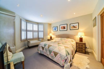 /international/gb/halford-road-london-england-310107560722/