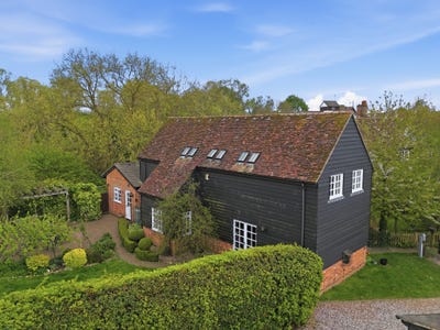 /international/gb/kingfisher-barn-hitchin-england-310108182122/