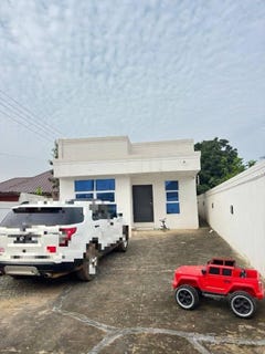 /international/gh/oyarifa-accra-greater-accra-region-310107448192/