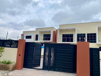 /international/gh/pearson-properties-oyarif-unit-4-accra-greater-accra-region-310107914715/