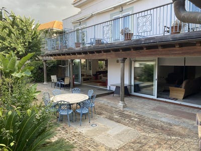 /international/gi/stunning-5-bedroom-house-in-south-district-gibraltar-south-district-south-district-ws-310104832517/