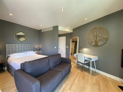 /international/gi/beautiful-studio-apartment-in-quay-29-gibraltar-quay-29-quay-29-310108596979/