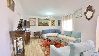 /international/gi/stunning-2-bedroom-apartment-in-south-district-gibraltar-south-district-south-district-ws-310104832989/