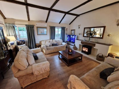 /international/gi/stunning-6-bedroom-house-in-upper-town-gibraltar-upper-town-upper-town-ws-310104831281/