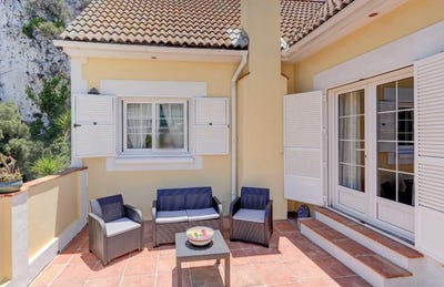 /international/gi/lovely-5-bedroom-house-detached-in-south-district-gibraltar-south-district-south-district-ws-310104832737/